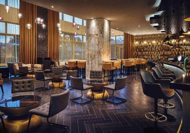 Mövenpick Ambassador Hotel Accra