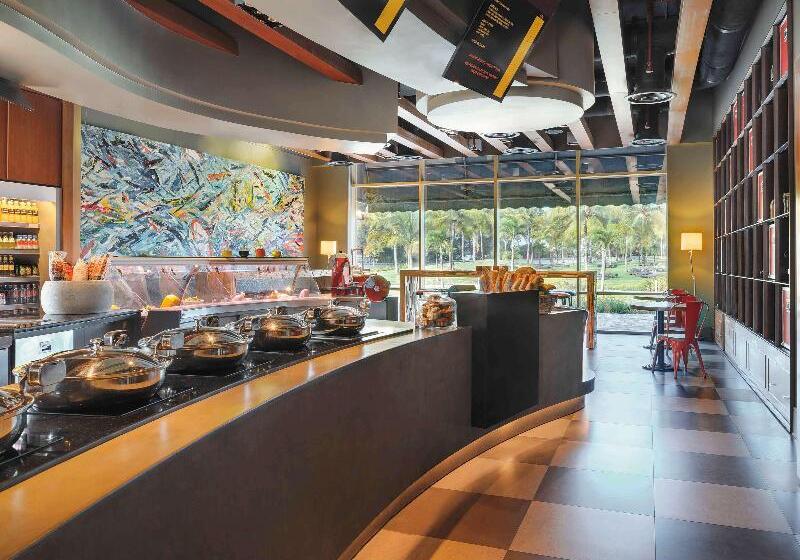 Mövenpick Ambassador Hotel Accra