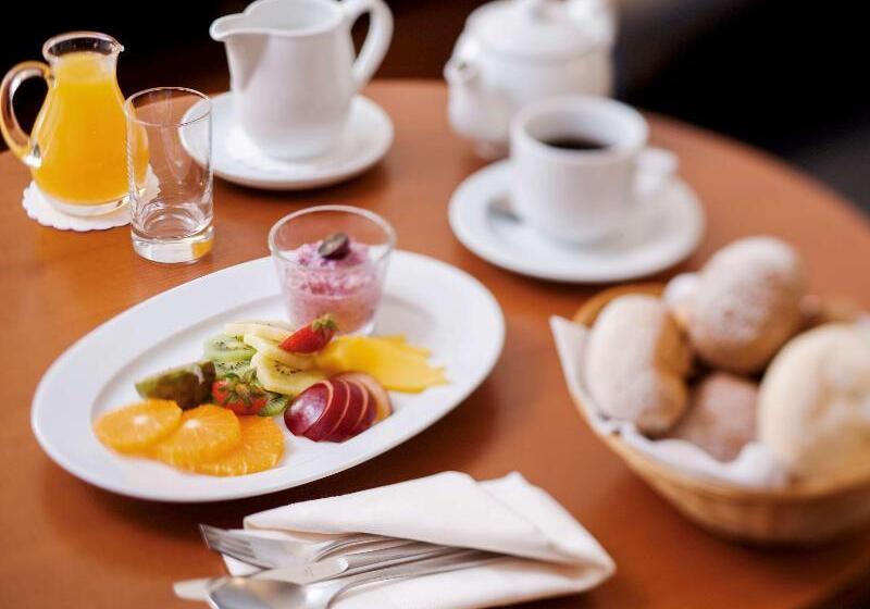 Mövenpick Ambassador Hotel Accra