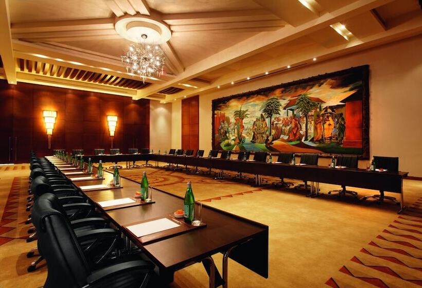 Mövenpick Ambassador Hotel Accra