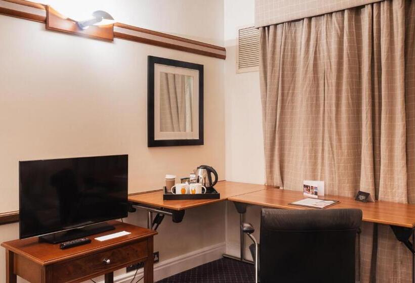 North Lakes Hotel And Spa