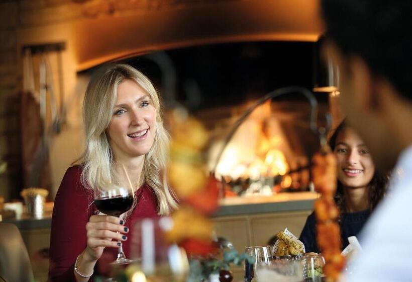 North Lakes Hotel And Spa