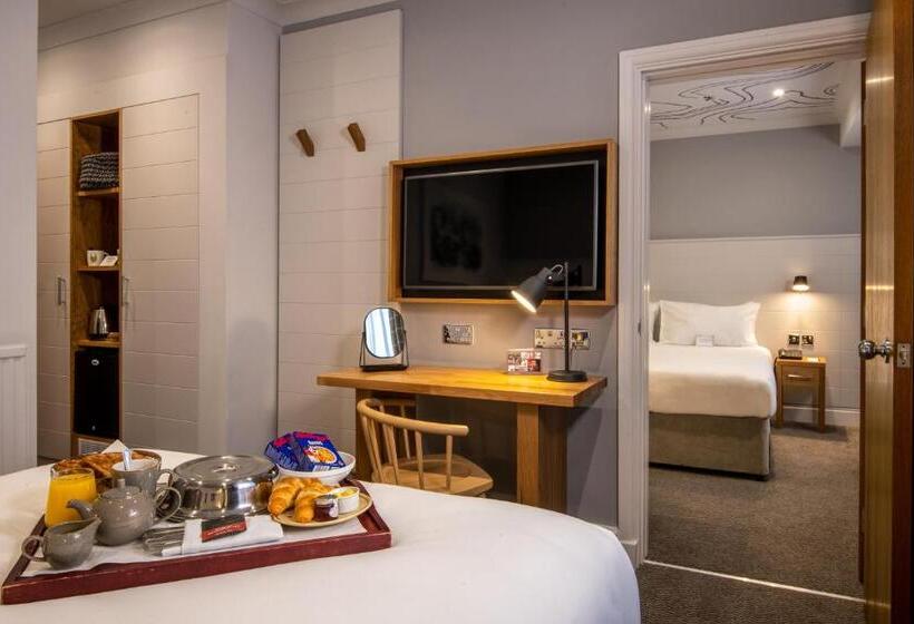 North Lakes Hotel And Spa