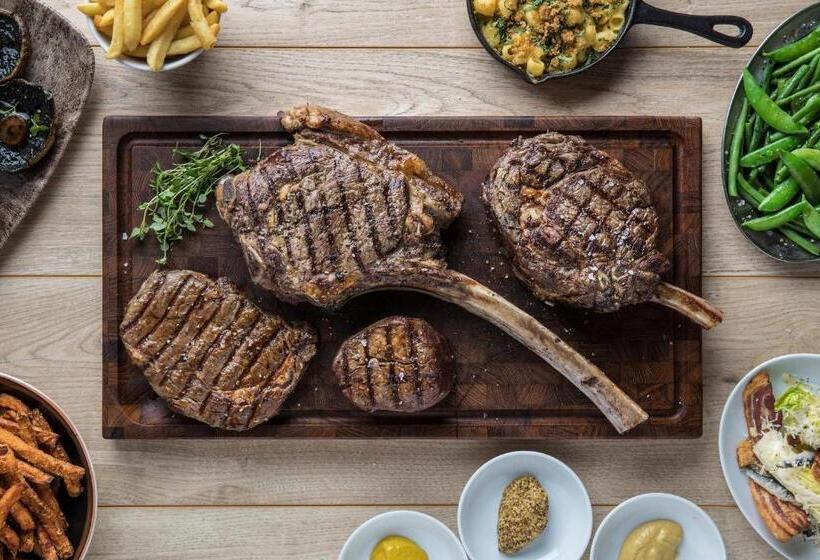 North Lakes Hotel And Spa