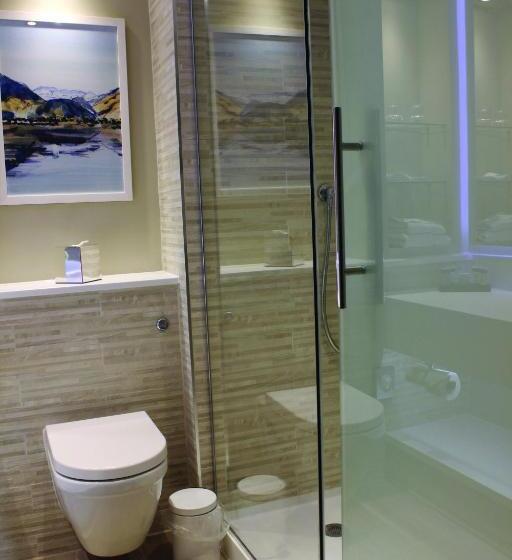 North Lakes Hotel And Spa