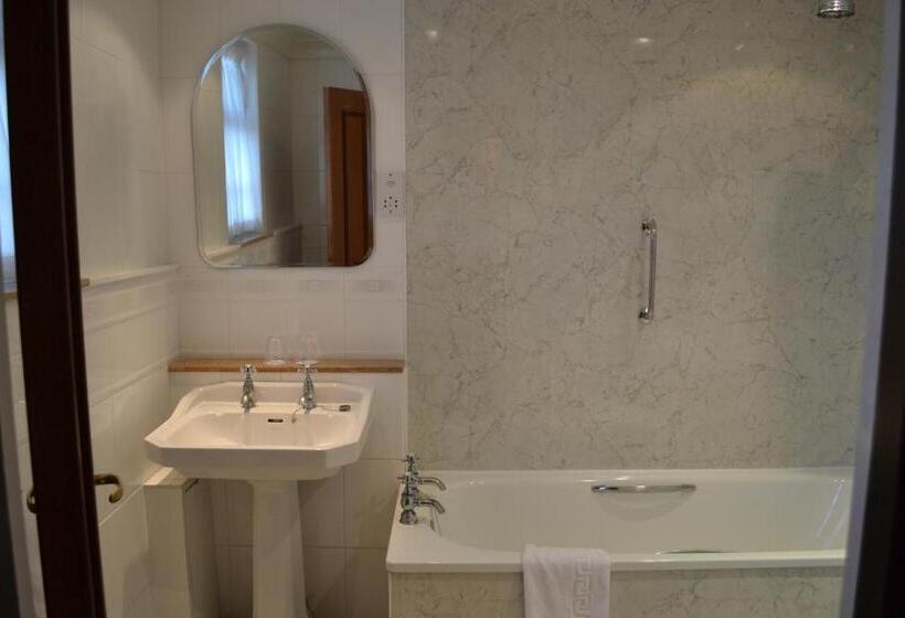 בית מלון כפרי North West Castle