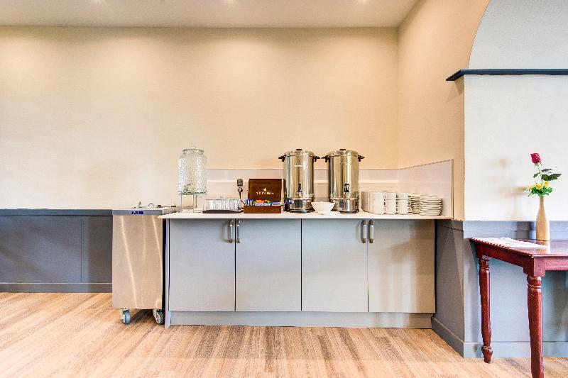 Onich Hotel & Lochside Beach Pods