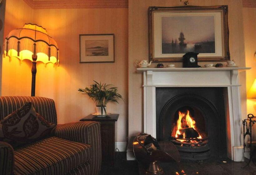 ホテル Pen Y Dyffryn Country