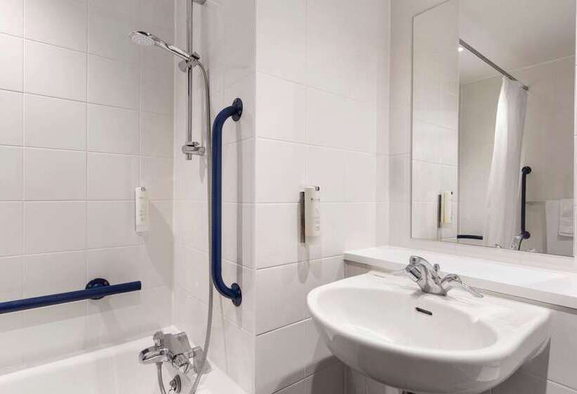 Отель Ramada Milton Keynes