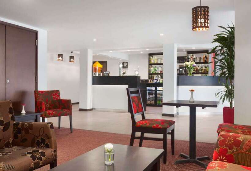 Отель Ramada Milton Keynes