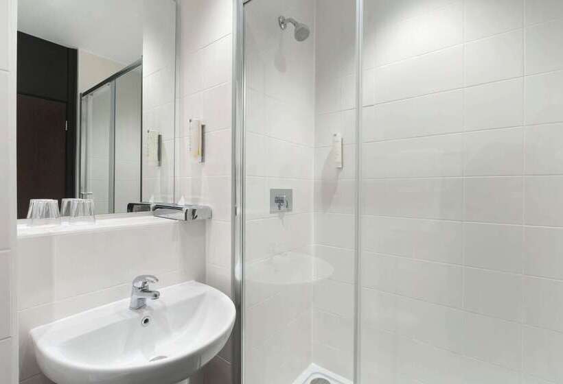 Отель Ramada Milton Keynes