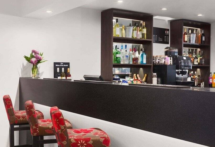 Отель Ramada Milton Keynes