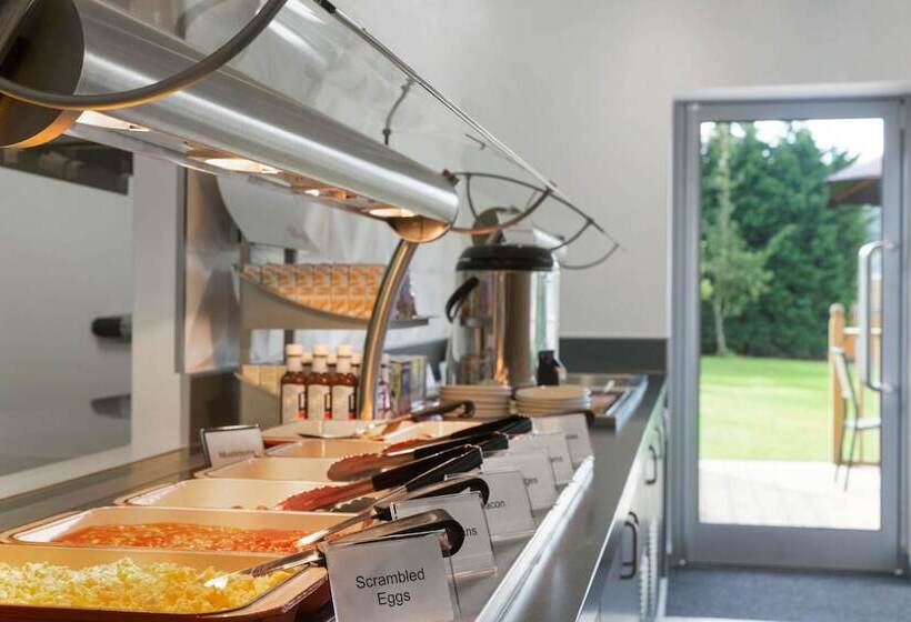 Отель Ramada Milton Keynes