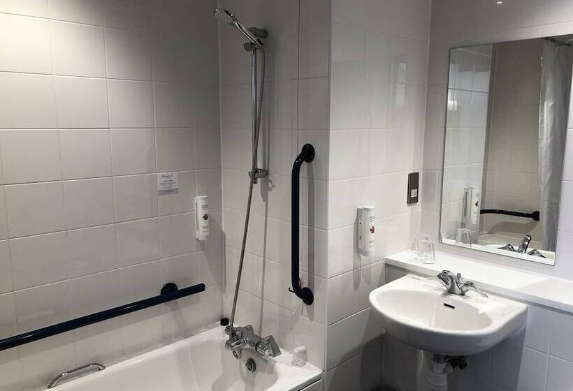 Отель Ramada Milton Keynes