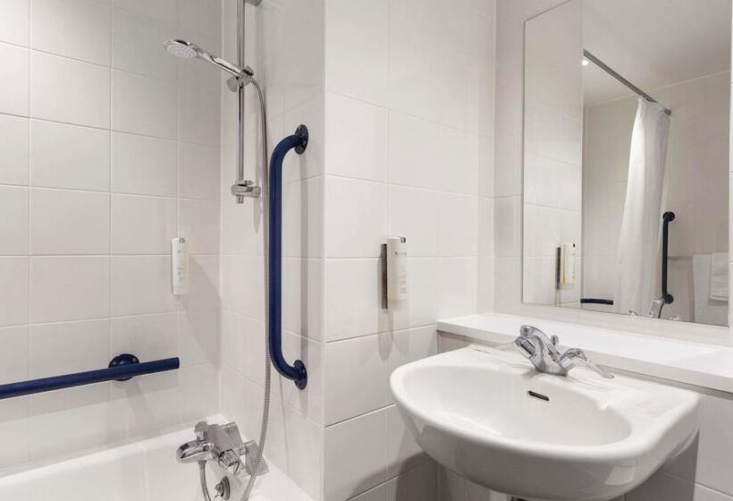 Отель Ramada Milton Keynes