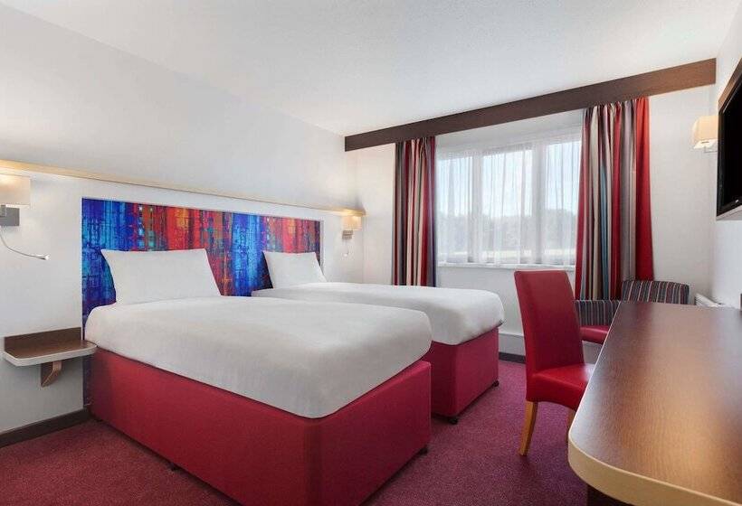 Отель Ramada Milton Keynes