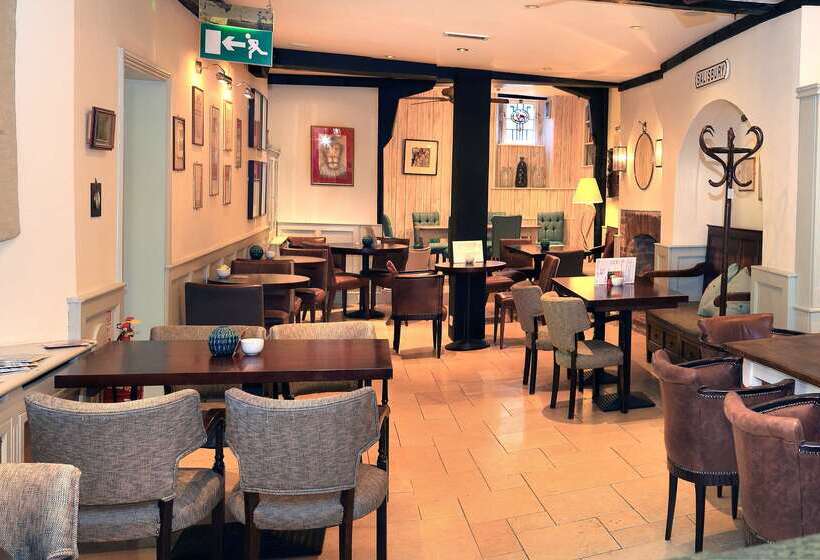 בית מלון כפרי Best Western Red Lion