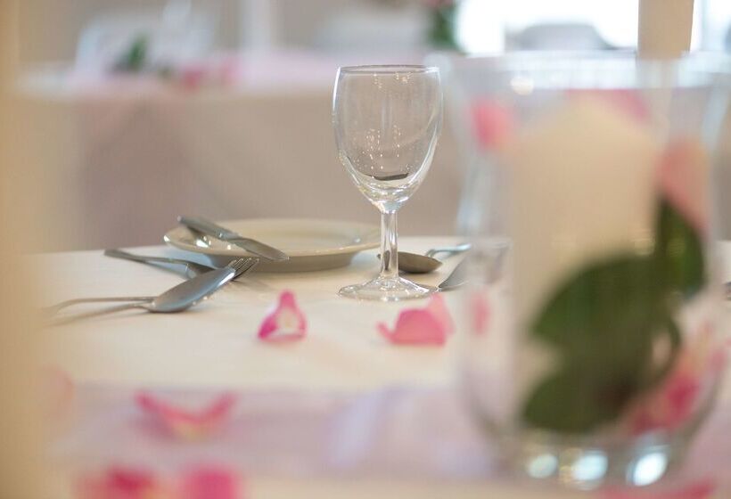 בית מלון כפרי Best Western Red Lion