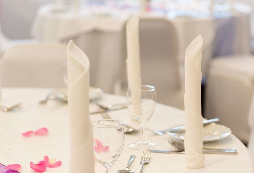 בית מלון כפרי Best Western Red Lion