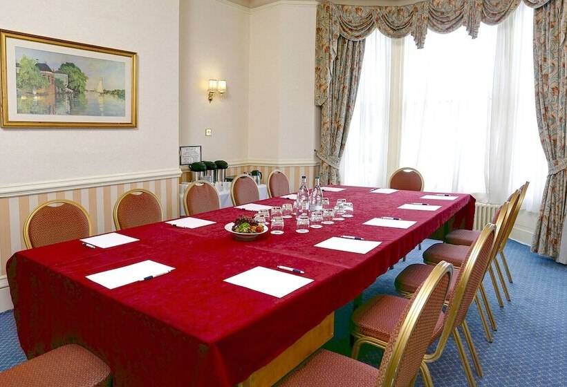 ホテル Royal Clifton