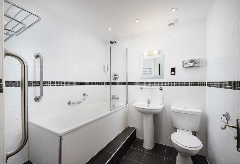 Royal Station Hotel  Part Of The Cairn Collection