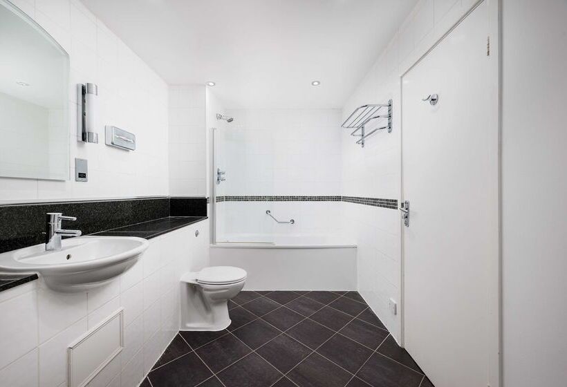 Royal Station Hotel  Part Of The Cairn Collection