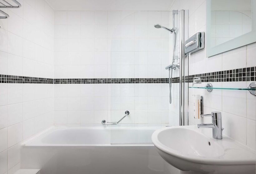 Royal Station Hotel  Part Of The Cairn Collection