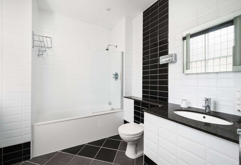 Royal Station Hotel  Part Of The Cairn Collection