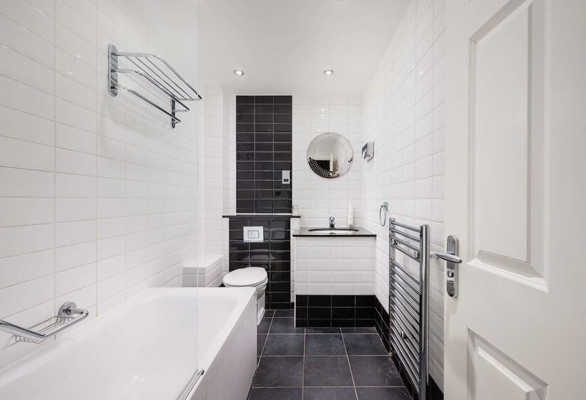 Royal Station Hotel  Part Of The Cairn Collection