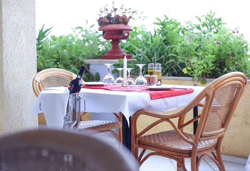 Отель Sariza Spring