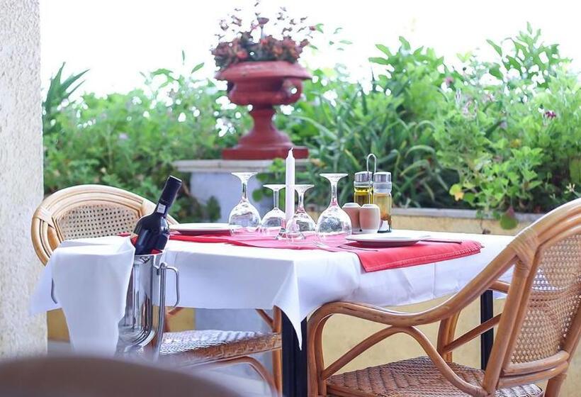 Отель Sariza Spring