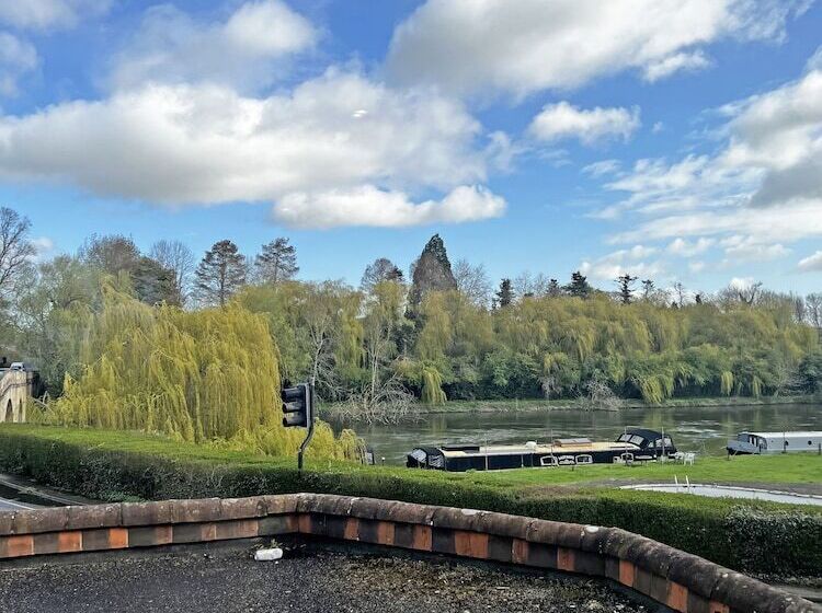 酒店 Shillingford Bridge