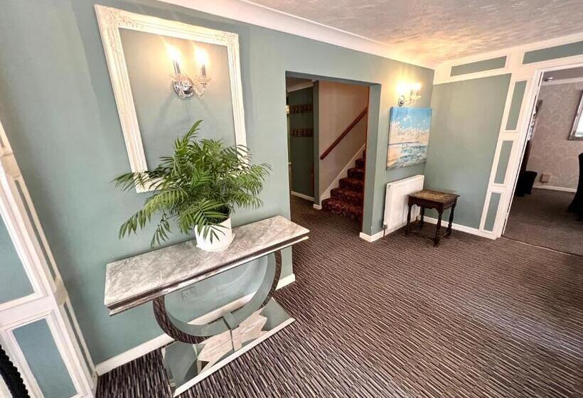 בית מלון כפרי South Lawn