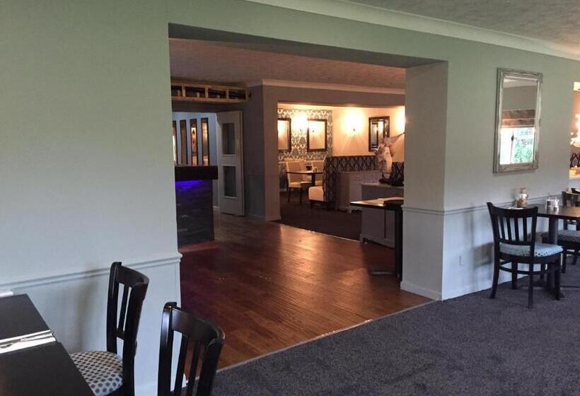 בית מלון כפרי South Lawn