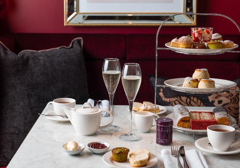 ホテル Strand Palace