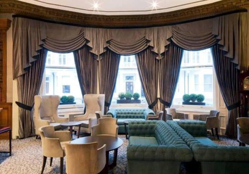 Отель Gem Strathmore