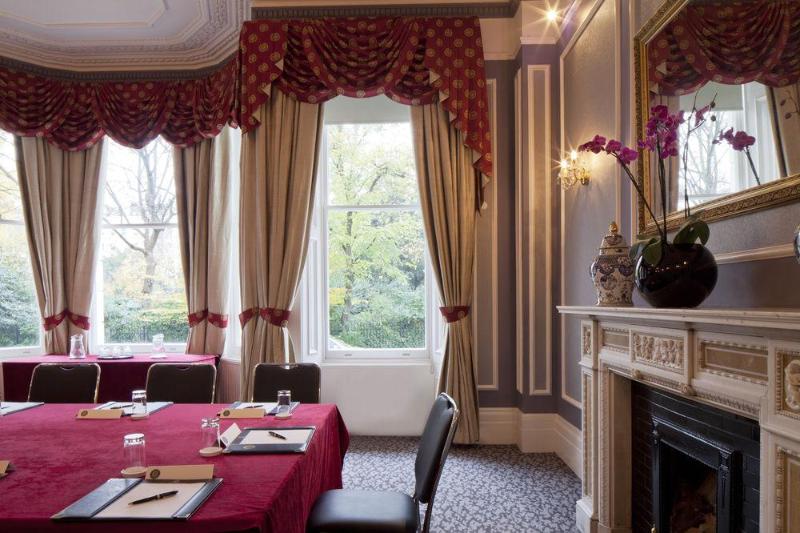 Отель Gem Strathmore