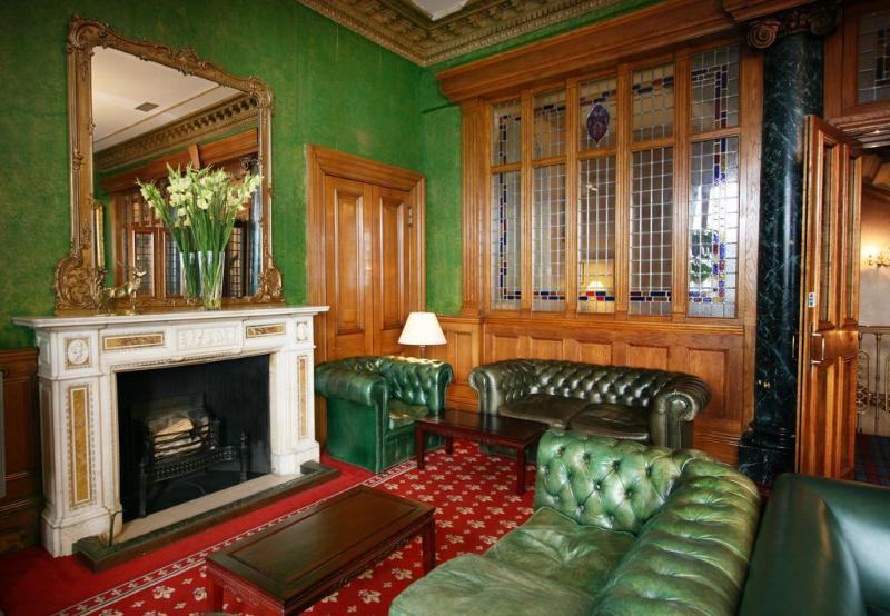 Отель Gem Strathmore