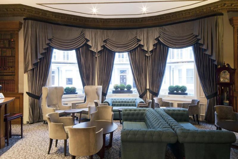 Отель Gem Strathmore