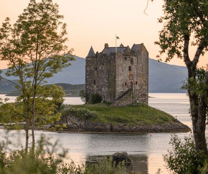 The Airds Hotel And Restaurant