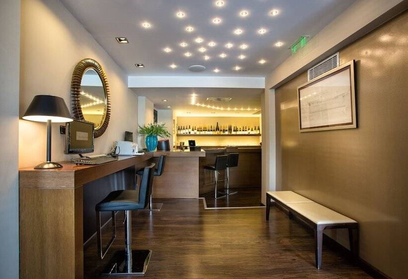 ホテル The Athens Gate