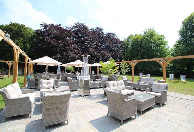 ホテル The Bear Of Rodborough