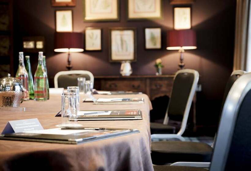 ホテル The Bear Of Rodborough