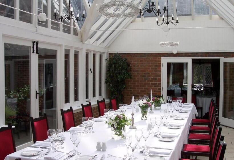 ホテル The Brickwall