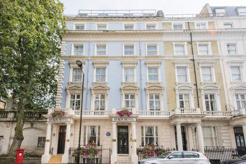 هتل Byron
