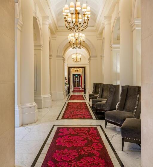 בית מלון כפרי The Clermont London, Charing Cross