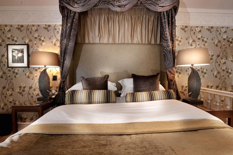 Отель The Colonnade