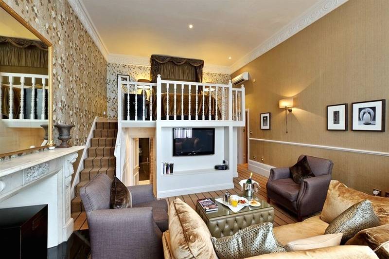 Отель The Colonnade