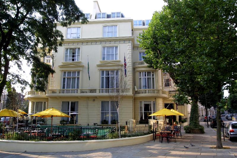 Отель The Colonnade