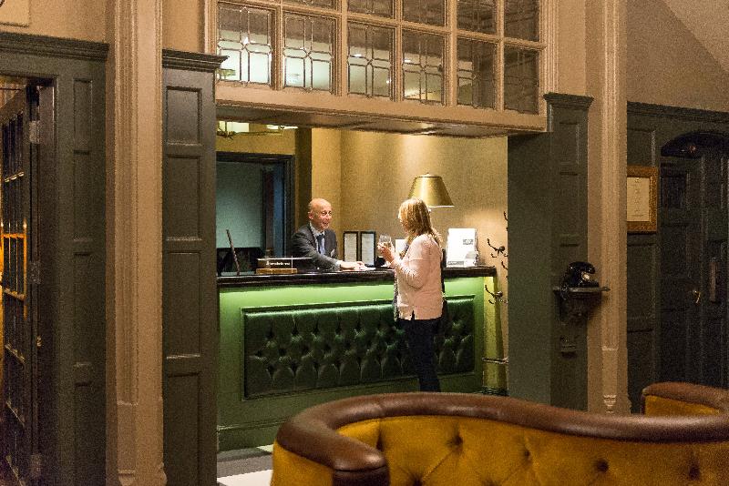 Отель The Crown Manor House